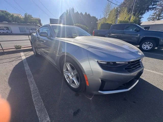 2023 Chevrolet Camaro 1LT RWD photo
