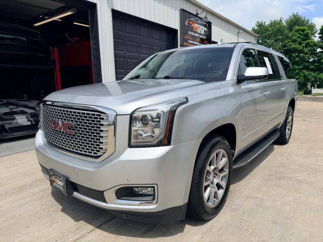 2017 GMC Yukon XL Denali 4WD photo