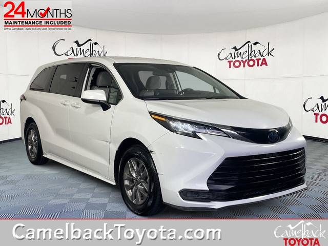 2022 Toyota Sienna LE FWD photo