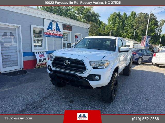 2017 Toyota Tacoma SR5 4WD photo
