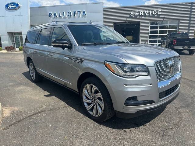 2023 Lincoln Navigator L Reserve 4WD photo