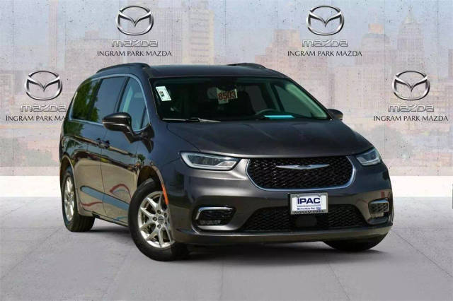 2022 Chrysler Pacifica Minivan Touring L FWD photo
