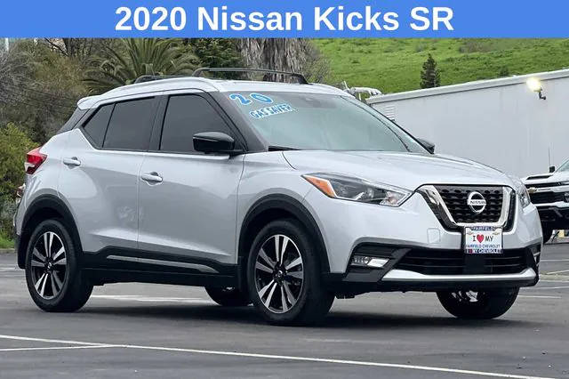 2020 Nissan Kicks SR FWD photo