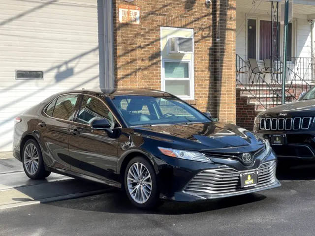 2020 Toyota Camry XLE FWD photo