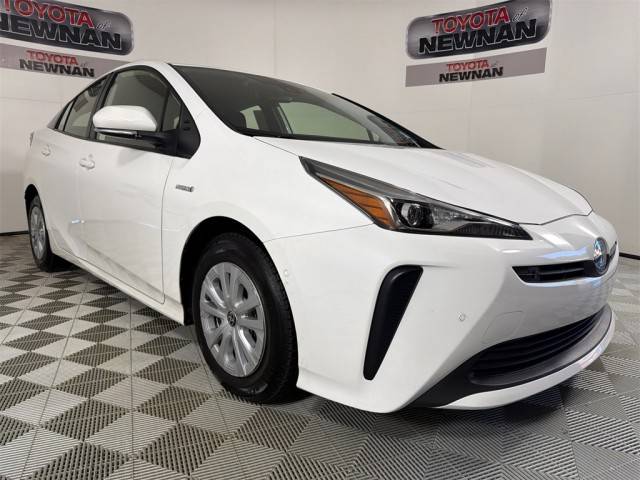2022 Toyota Prius LE FWD photo