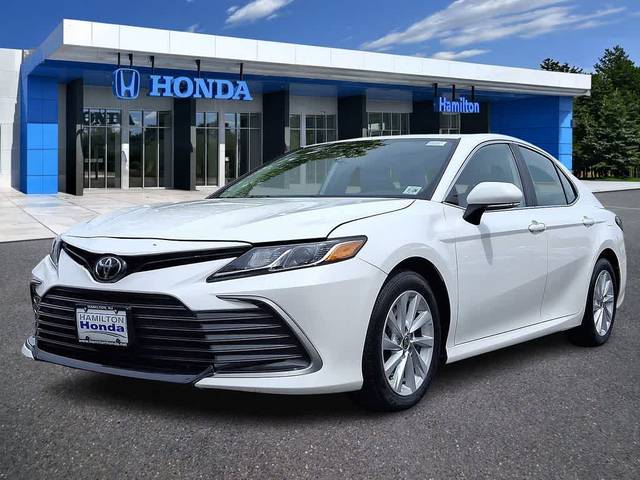 2021 Toyota Camry LE FWD photo