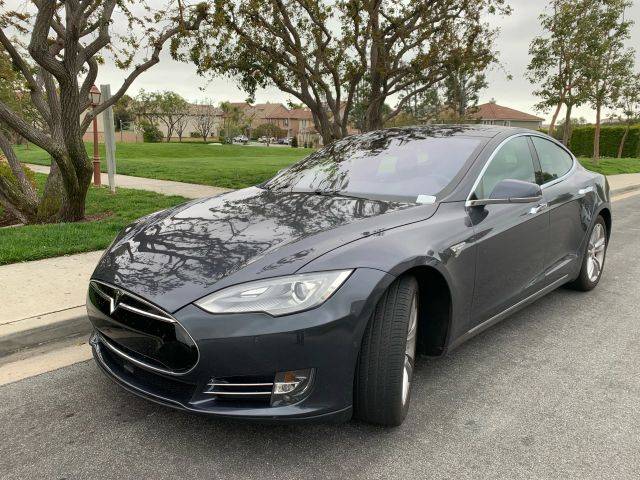 2015 Tesla Model S 85 kWh Battery RWD photo