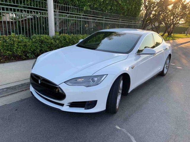 2015 Tesla Model S 70D AWD photo