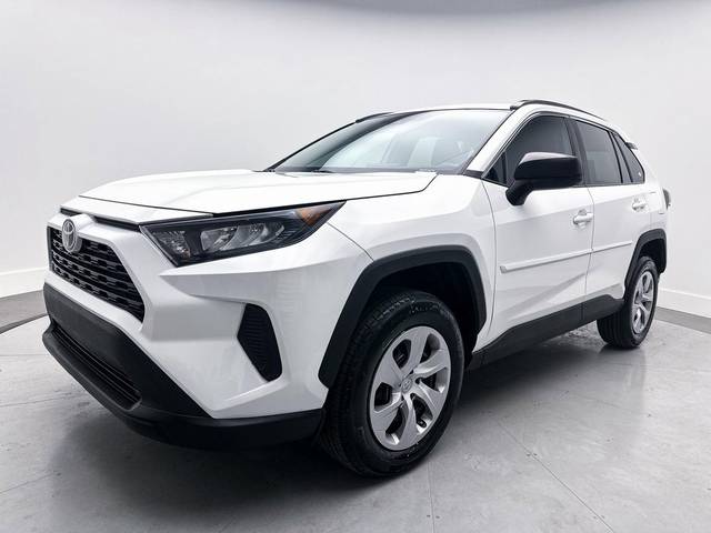 2021 Toyota RAV4 LE FWD photo