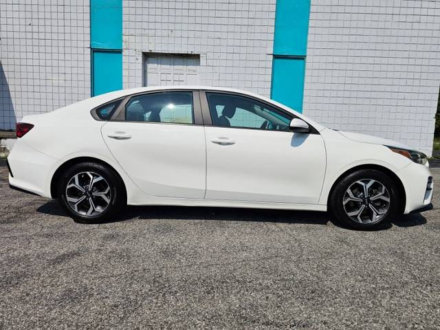 2021 Kia Forte LXS FWD photo