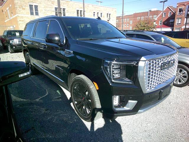 2023 GMC Yukon XL Denali 4WD photo