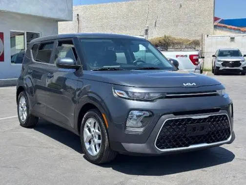 2022 Kia Soul LX FWD photo