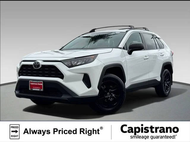 2020 Toyota RAV4 LE FWD photo