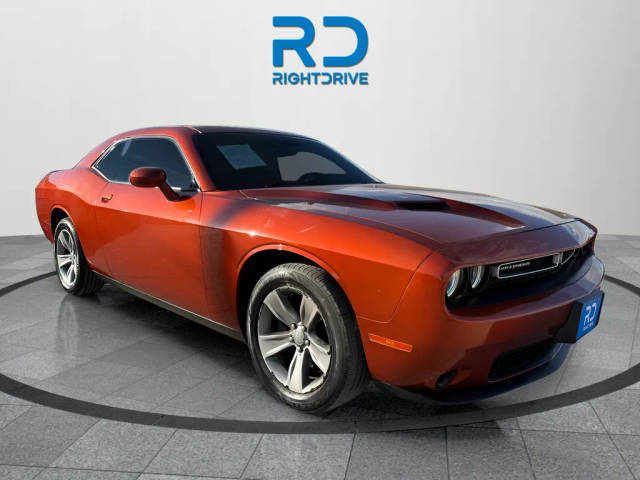 2021 Dodge Challenger SXT RWD photo