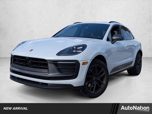 2023 Porsche Macan T AWD photo