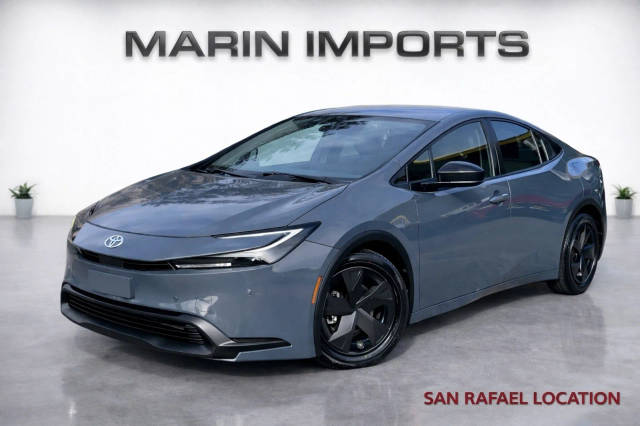 2023 Toyota Prius LE FWD photo