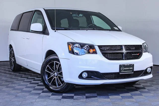 2018 Dodge Grand Caravan SE Plus FWD photo