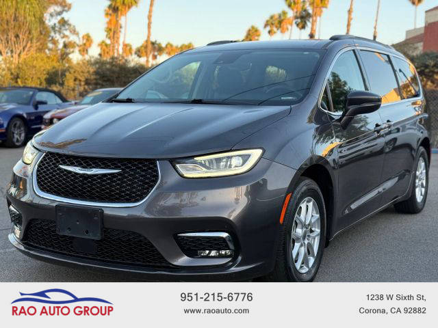 2022 Chrysler Pacifica Minivan Touring L FWD photo