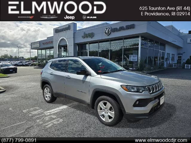 2022 Jeep Compass Latitude 4WD photo