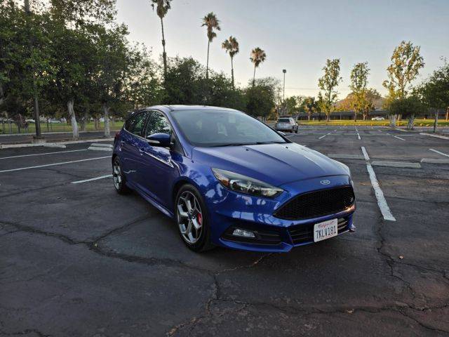 2015 Ford Focus ST FWD photo