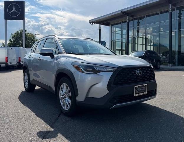 2023 Toyota Corolla Cross LE FWD photo