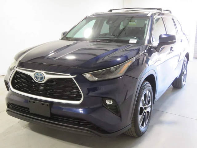 2022 Toyota Highlander Hybrid XLE FWD photo