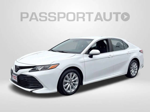 2018 Toyota Camry LE FWD photo