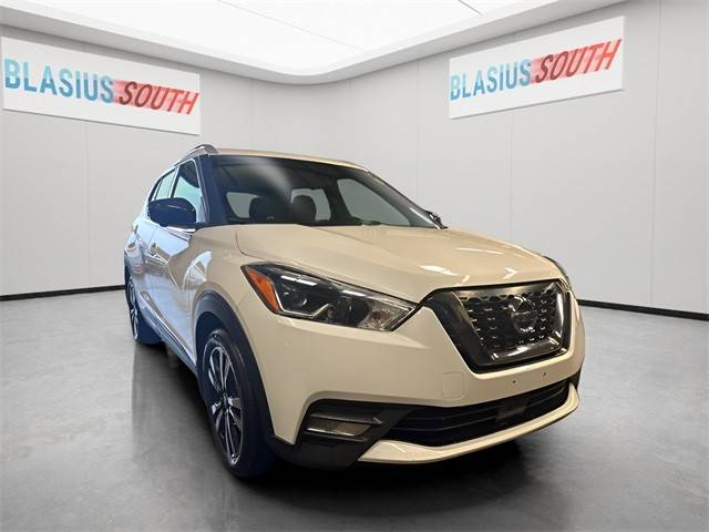 2020 Nissan Kicks SR FWD photo