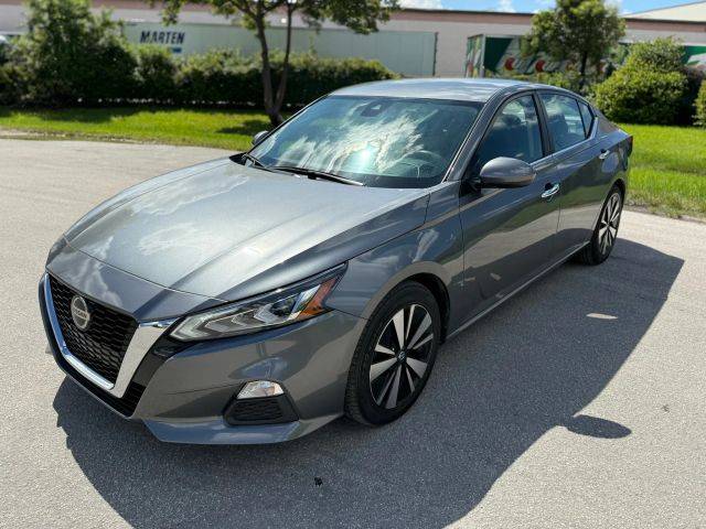 2021 Nissan Altima 2.5 SV FWD photo