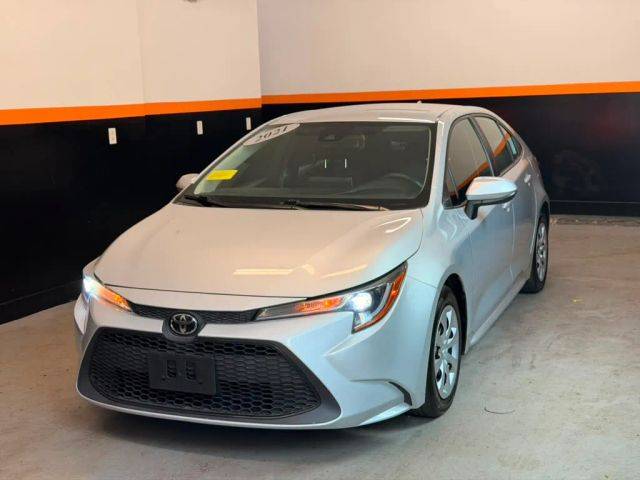 2021 Toyota Corolla LE FWD photo