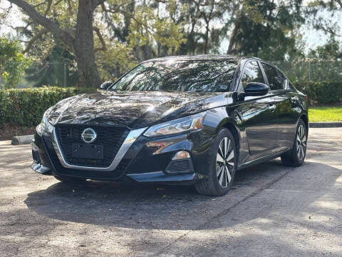 2022 Nissan Altima 2.5 SV FWD photo