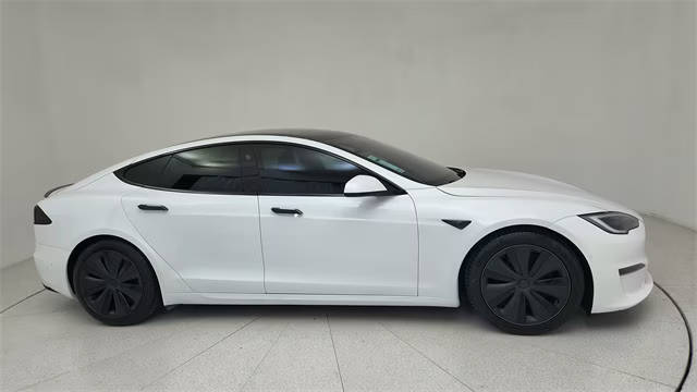 2022 Tesla Model S Plaid AWD photo