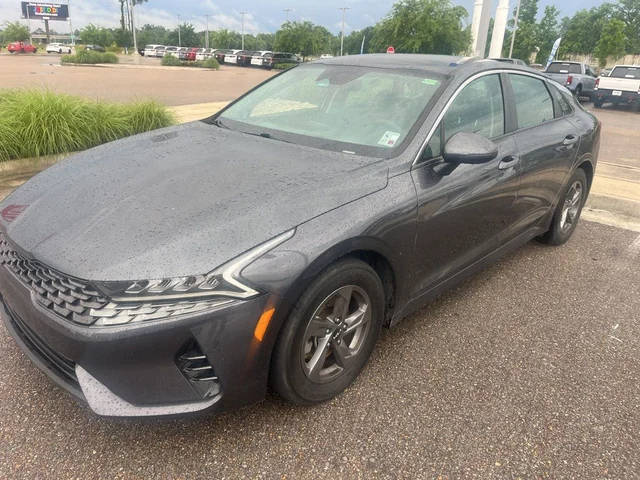 2022 Kia K5 LXS FWD photo