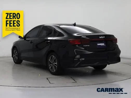 2023 Kia Forte LXS FWD photo