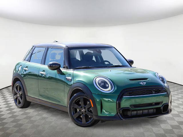 2022 MINI Hardtop 4 Door Cooper S FWD photo
