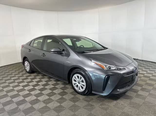 2022 Toyota Prius L Eco FWD photo