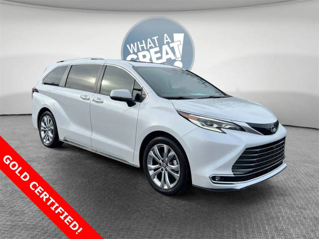 2023 Toyota Sienna Platinum FWD photo