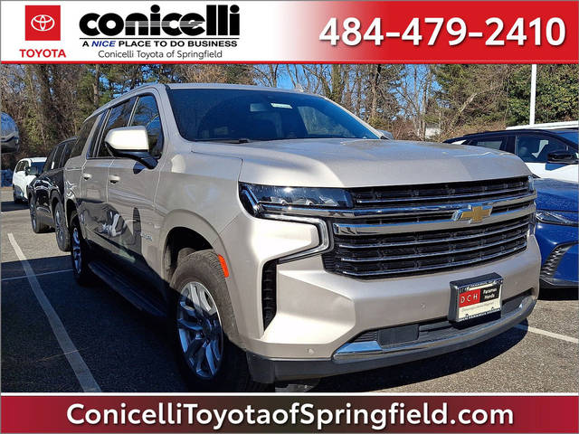 2022 Chevrolet Suburban LT 4WD photo