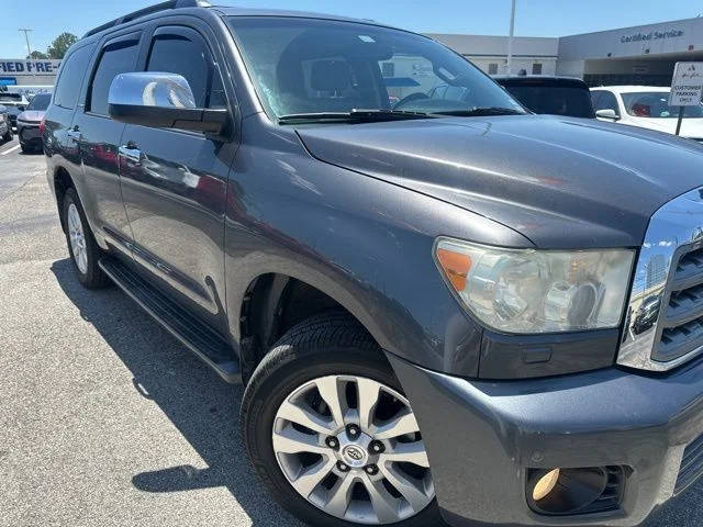 2015 Toyota Sequoia Platinum RWD photo