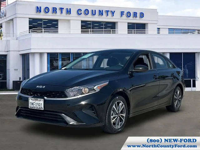 2023 Kia Forte LXS FWD photo