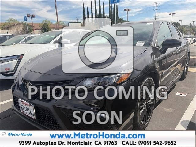 2021 Toyota Camry SE Nightshade FWD photo