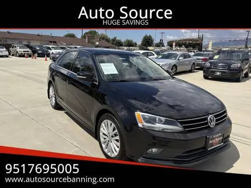 2015 Volkswagen Jetta 1.8T SE w/Connectivity/Navigation FWD photo