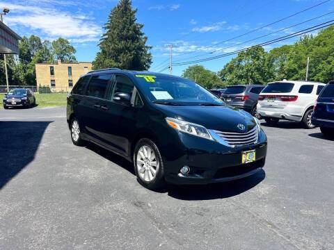 2015 Toyota Sienna Ltd Premium AWD photo