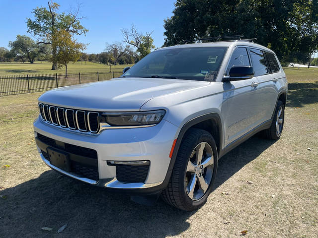 2022 Jeep Grand Cherokee L Limited RWD photo