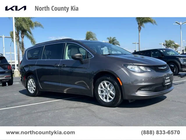 2021 Chrysler Voyager LXI FWD photo