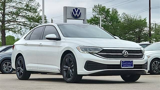 2023 Volkswagen Jetta SE FWD photo