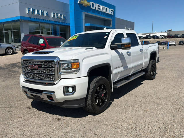 2018 GMC Sierra 2500HD Denali 4WD photo