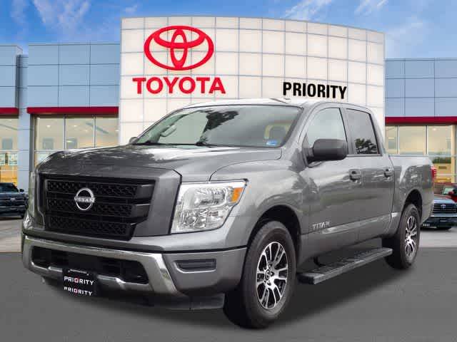 2023 Nissan Titan SV 4WD photo