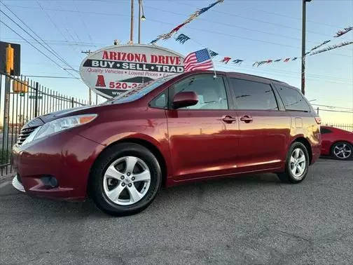 2015 Toyota Sienna LE FWD photo