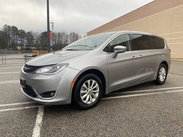 2019 Chrysler Pacifica Minivan Touring Plus FWD photo